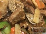 60. Braised Pork Belly Slices and fried Tofu + Boiled Rice (contains SOYBEAN) 红烧肉豆腐饭