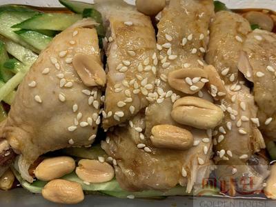 3. Boiled Chicken Leg in Chilli Oil (contains PEANUTS & SESAME) + Boiled Rice(hot) 口水鸡饭(花生)