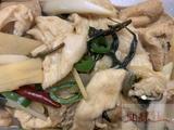 33. Phat Bai Hohrapha Chicken 泰香鸡 H<br/>      (Stir Fried with Thai Sweet Basil & Chilles)