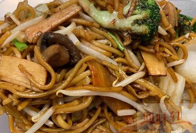 120. Noodles with Mixed Vegetables 杂菜炒面