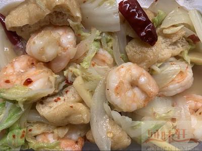 81. Phak Phrik Prawns 泰辣虾 H &nbsp;&nbsp;&nbsp;&nbsp;&nbsp;(Stir Fried with Chilli, Garlic & Lemon Grass)