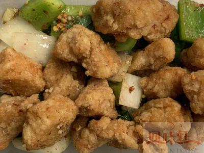 21. Salt, Pepper and Chilli Chicken + Boiled Rice (hot) 椒盐鸡块饭