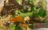 19.Stir fried Beef or Chicken and Broccoli in EGG Sauce + Boiled Rice 滑蛋牛 / 鸡肉饭