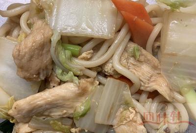 112. Stir Fried Udon with King Prawns 大虾乌冬