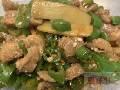 67. Sliced Pork stir fried with Green Chilli Pepper + Rice (VERY hot) 尖椒肉丝饭