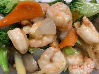 97. Stir Fried King Prawns with CASHNUTS 腰果虾 H