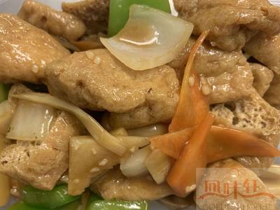 103A. Beancurd, Served with Brown Sauce 红烧豆腐